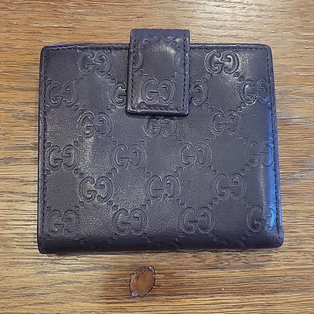 Authentic Gucci GG Wallet - Picture 2 of 7